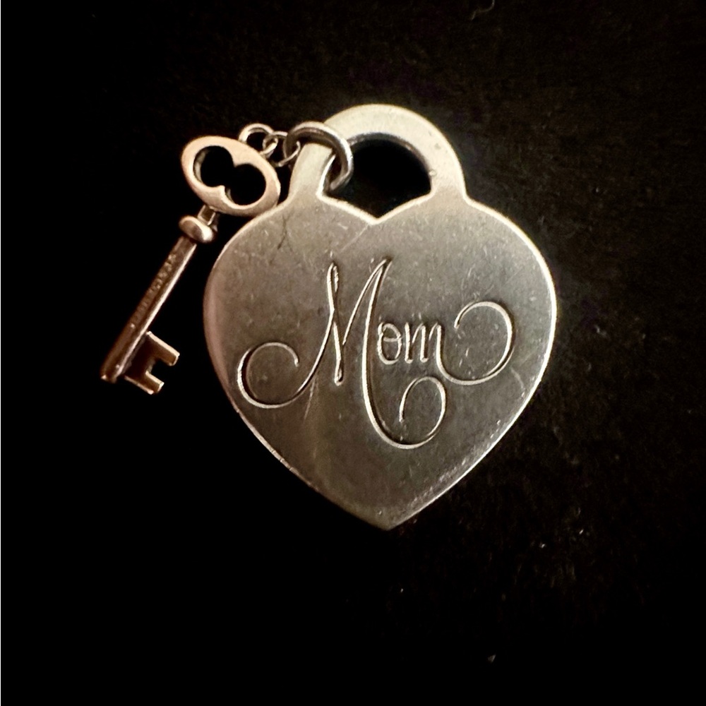 Tiffany Mom heart with "key" to her heart. 925 sterling silver.
